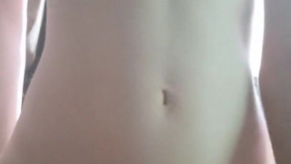 18тилетняя в позе наездницы