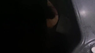 Скандальный милф-стриптиз в самолете: откровенный разврат на высоте