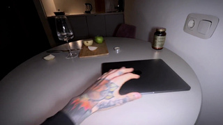 Секс-месть в душе: отсосала за подглядывание