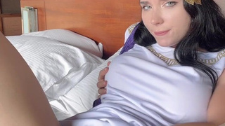 Греческая богиня страсти: горячее поклонение в HD