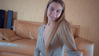 Сочный минет от обольстительной Лакшери