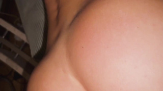 Отвязный новогодний секс втроем