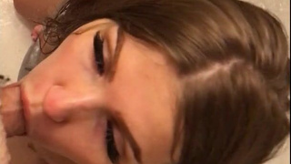 Запретный душ после страстной прогулки: горячий секс в ванной