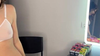 Горячие русские лесбиянки сняли страстный секс на телефон