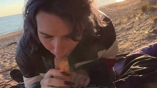 SKIP Outdoor sex and blowjob in public - Real Couple Homemade.mp4