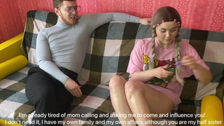 Сводная сестра с косичками не может учиться без страстных утех